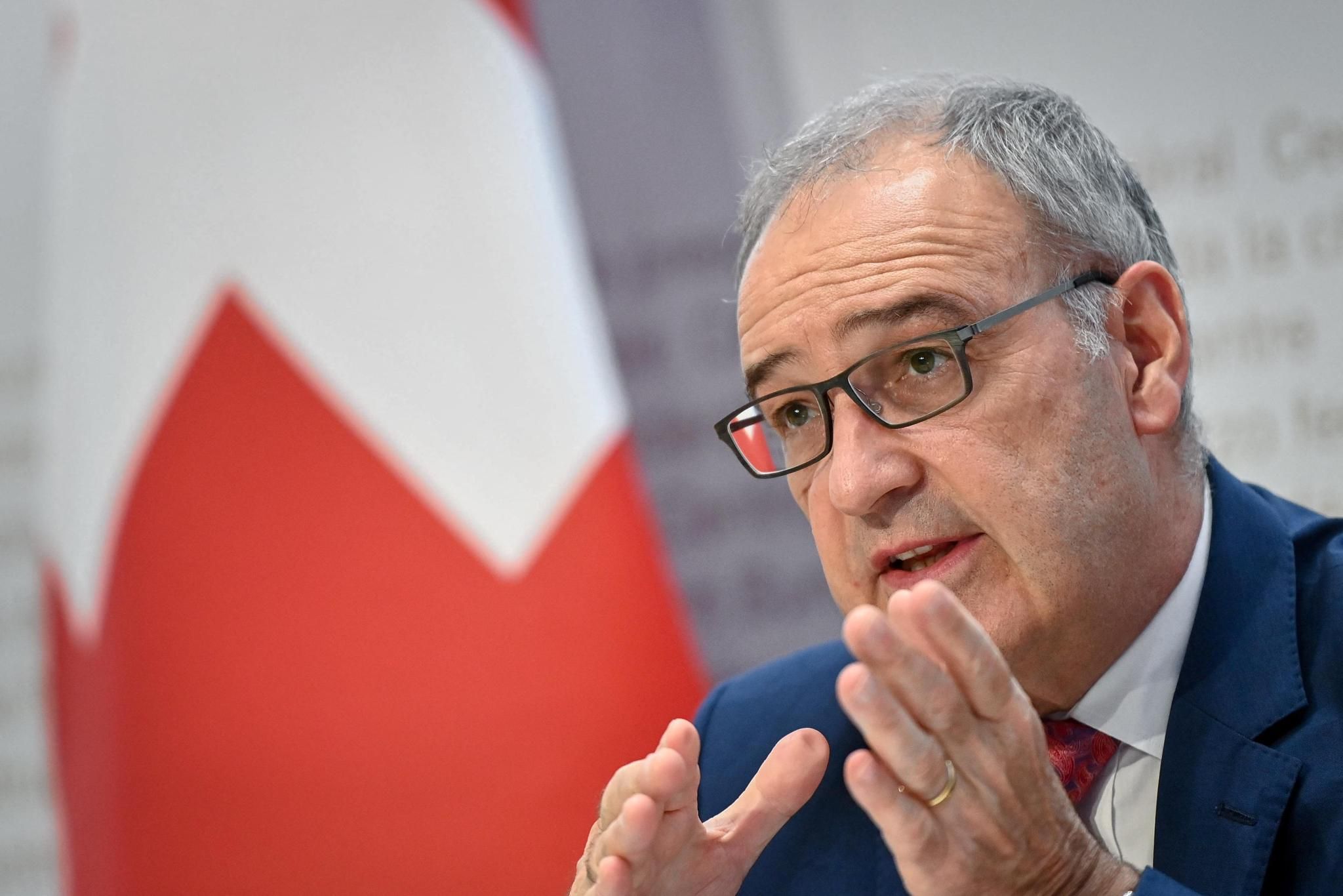 Guy Parmelin à l'hôpital avec une fracture du bras